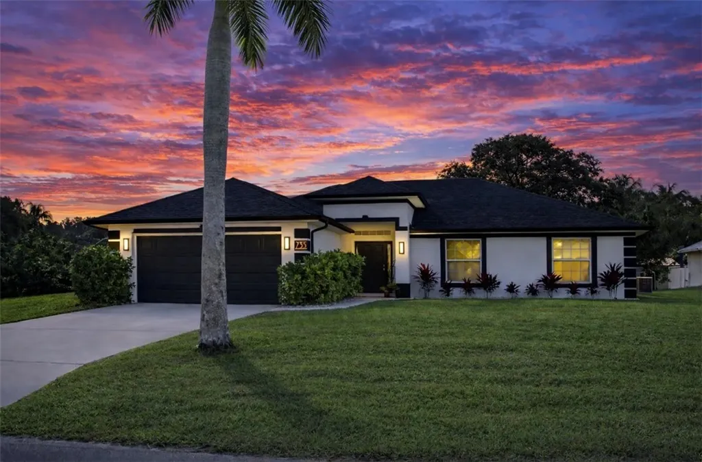 733 Hall Avenue Sebastian FL 32958