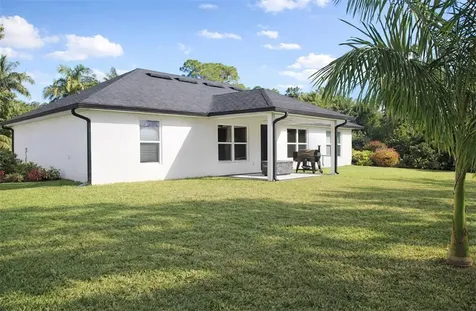 733 Hall Avenue Sebastian FL 32958