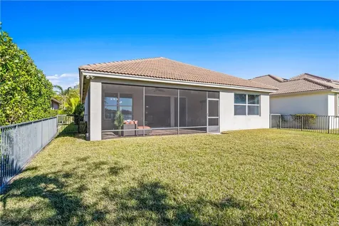 1830 Berkshire Circle SW Vero Beach FL 32968