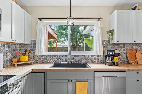 701 Highland Drive SW Vero Beach FL 32962