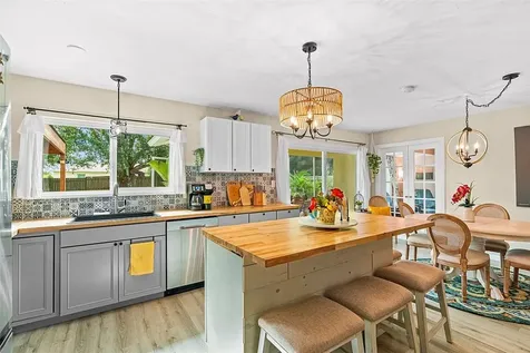 701 Highland Drive SW Vero Beach FL 32962