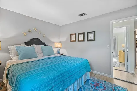 701 Highland Drive SW Vero Beach FL 32962