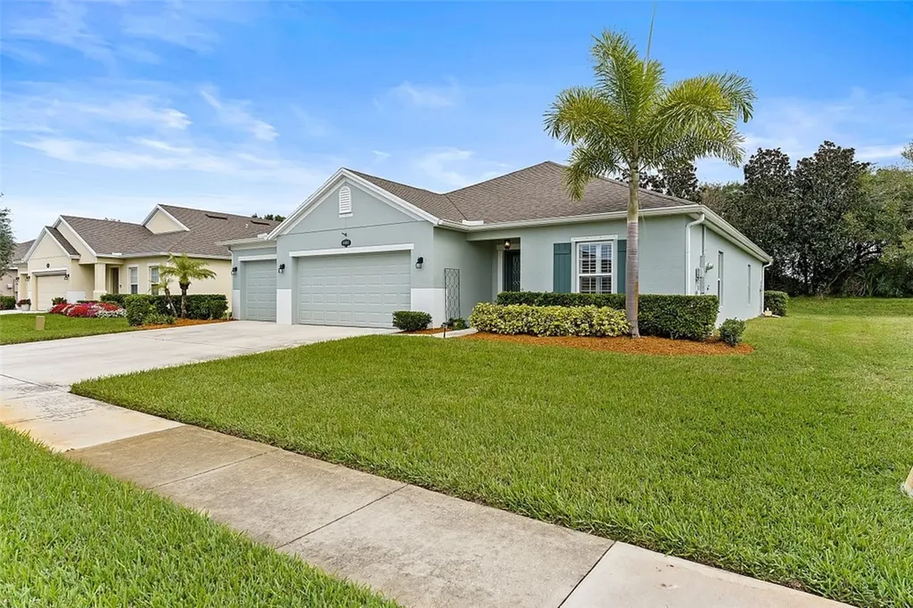6007 Ridge Lake Circle Vero Beach FL 32967