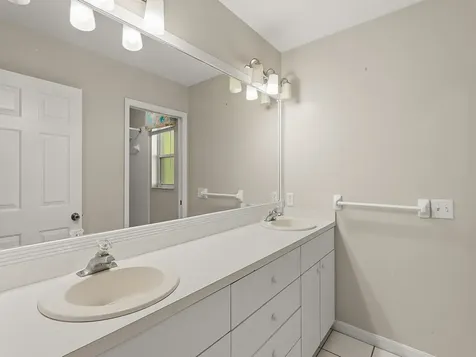 819 20th Avenue Vero Beach FL 32960