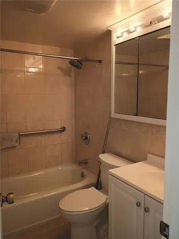 130 Lyndhurst Deerfield Beach FL 33442