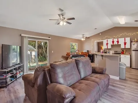 8265 W 98th Avenue Vero Beach FL 32967
