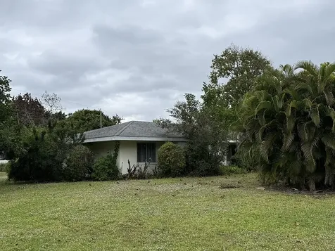 2445 8th Avenue SW Vero Beach FL 32962