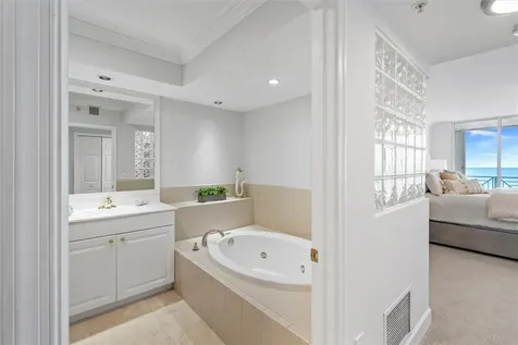 8890 N Sea Oaks Way Vero Beach FL 32963