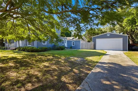2005 De Leon Avenue Vero Beach FL 32960