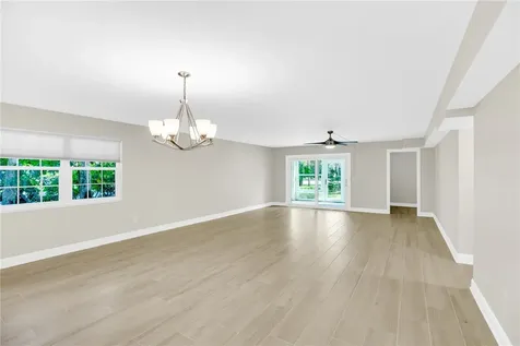2333 Indian River Boulevard Vero Beach FL 32960