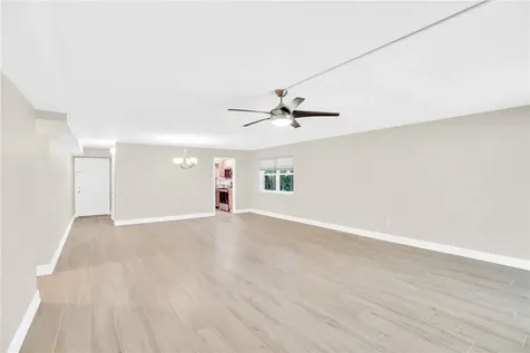 2333 Indian River Boulevard Vero Beach FL 32960