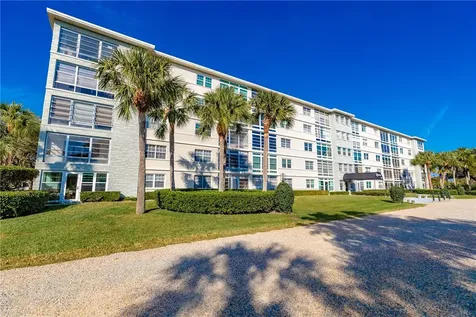 2333 Indian River Boulevard Vero Beach FL 32960