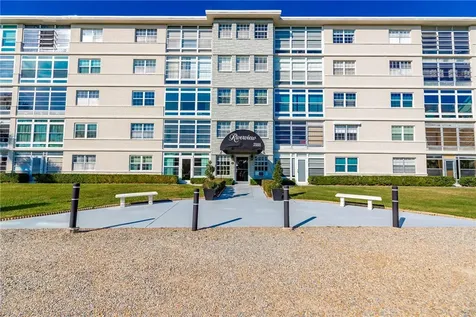 2333 Indian River Boulevard Vero Beach FL 32960