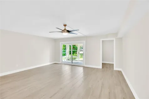 2333 Indian River Boulevard Vero Beach FL 32960