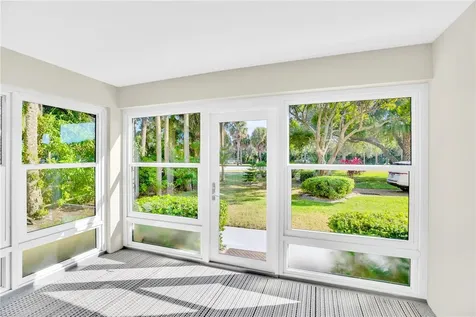 2333 Indian River Boulevard Vero Beach FL 32960