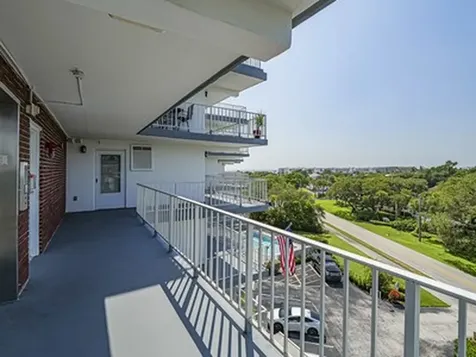 935 E Causeway Boulevard Vero Beach FL 32963