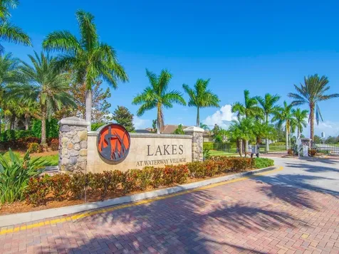 5036 Pendelton Square Vero Beach FL 32967
