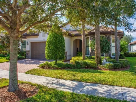 5036 Pendelton Square Vero Beach FL 32967