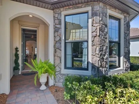 5036 Pendelton Square Vero Beach FL 32967