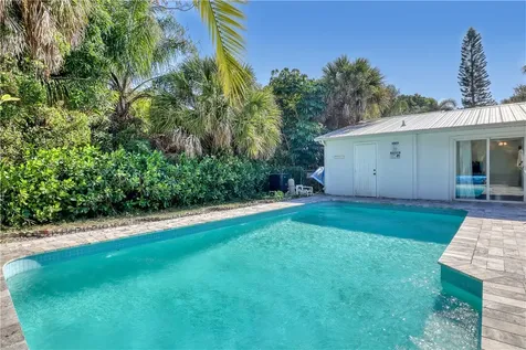 850 5th Place Vero Beach FL 32962