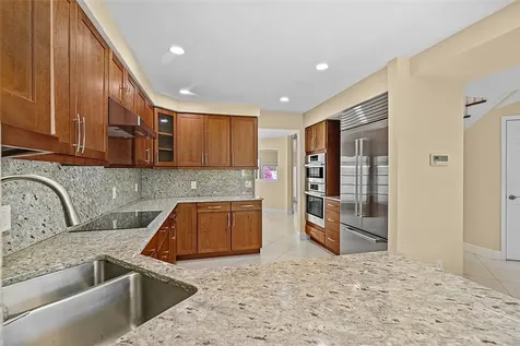 206 N Carmel Court Vero Beach FL 32963
