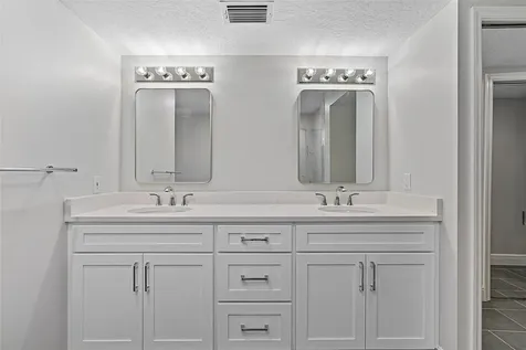 206 N Carmel Court Vero Beach FL 32963