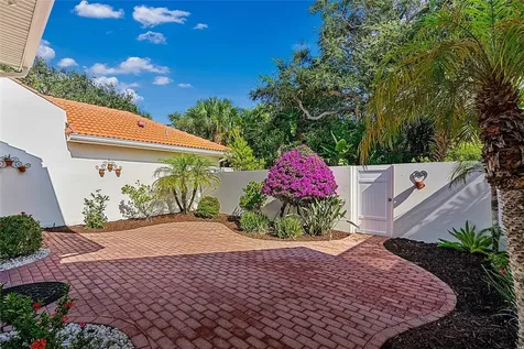 206 N Carmel Court Vero Beach FL 32963