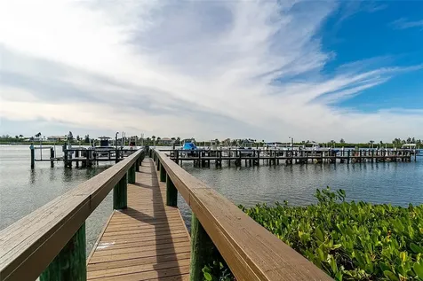 206 N Carmel Court Vero Beach FL 32963