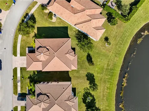 2016 Plainfield Drive SW Vero Beach FL 32968