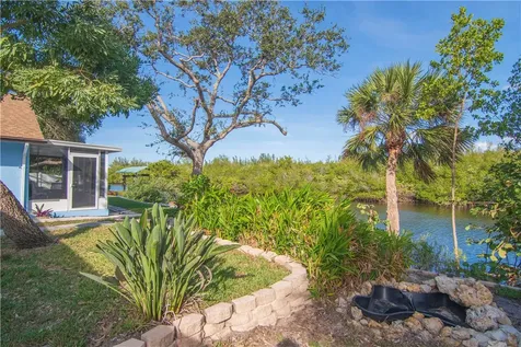 922 Jackson Way Fort Pierce FL 34949