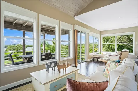 8525 Seacrest Drive Vero Beach FL 32963