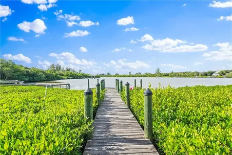 8525 Seacrest Drive Vero Beach FL 32963