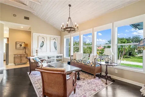 8525 Seacrest Drive Vero Beach FL 32963