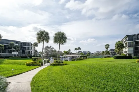1825 Mooringline Drive Vero Beach FL 32963