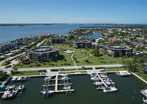 1825 Mooringline Drive Vero Beach FL 32963