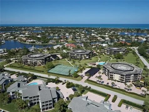 1825 Mooringline Drive Vero Beach FL 32963