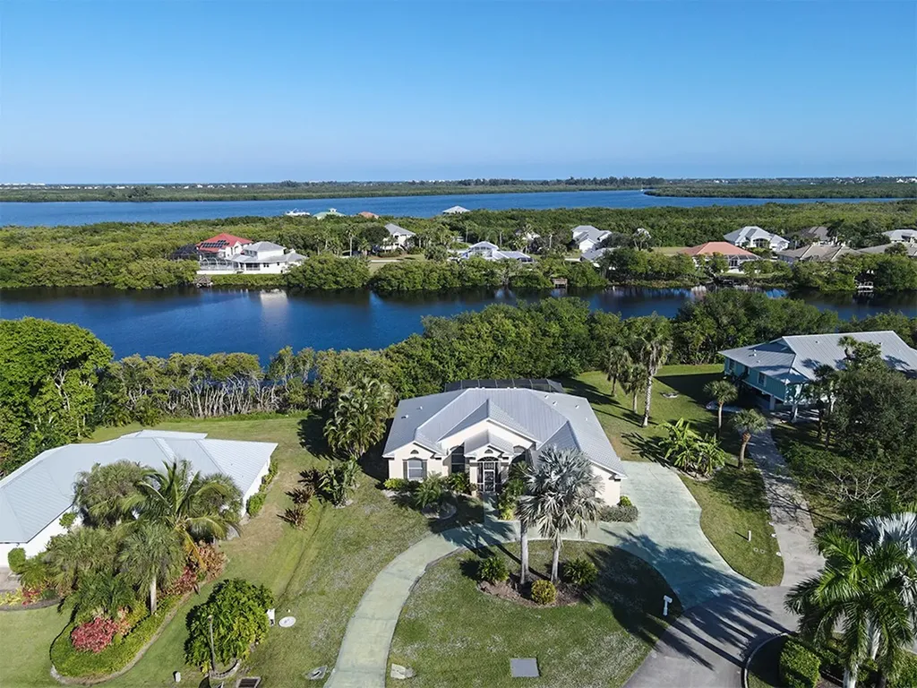 7400 32nd Court Vero Beach FL 32967