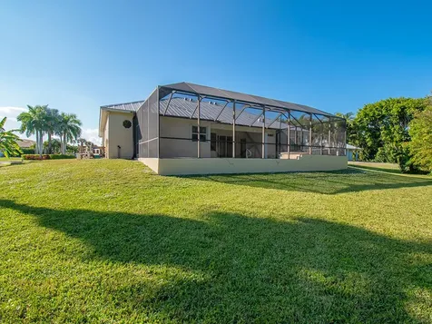 7400 32nd Court Vero Beach FL 32967