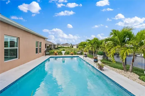 6 52nd Square Vero Beach FL 32968