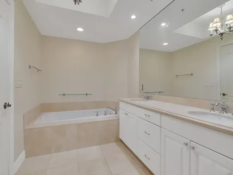 9013 Somerset Bay Lane Vero Beach FL 32963