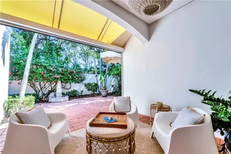 8427 Sabal Palm Court Vero Beach FL 32963