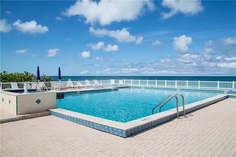 8427 Sabal Palm Court Vero Beach FL 32963