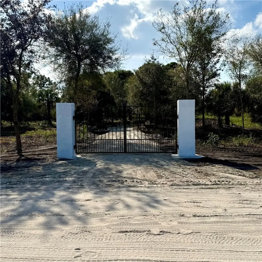 7805 21st Street SW Vero Beach FL 32968