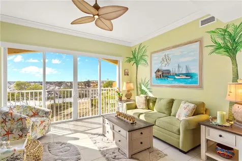 33 Harbour Isle Drive W Fort Pierce FL 34949