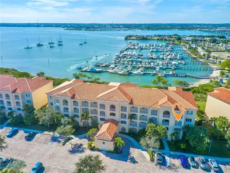 33 Harbour Isle Drive W Fort Pierce FL 34949