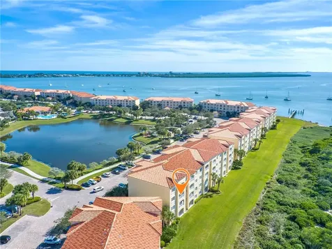 33 Harbour Isle Drive W Fort Pierce FL 34949