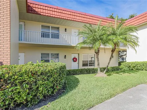 16 Vista Palm Lane Vero Beach FL 32962