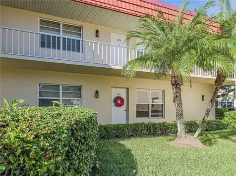 16 Vista Palm Lane Vero Beach FL 32962