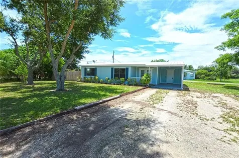 110 6th Court SW Vero Beach FL 32962