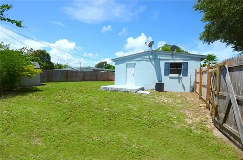 110 6th Court SW Vero Beach FL 32962